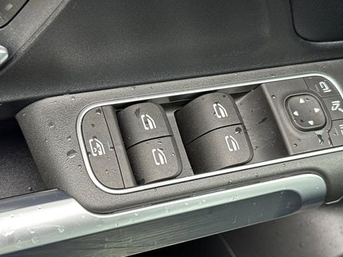 Certified 2024 Mercedes-Benz GLB 250 4MATIC image 12