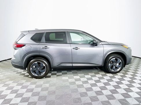 Used 2024 Nissan Rogue SV AWD/4WD image 9