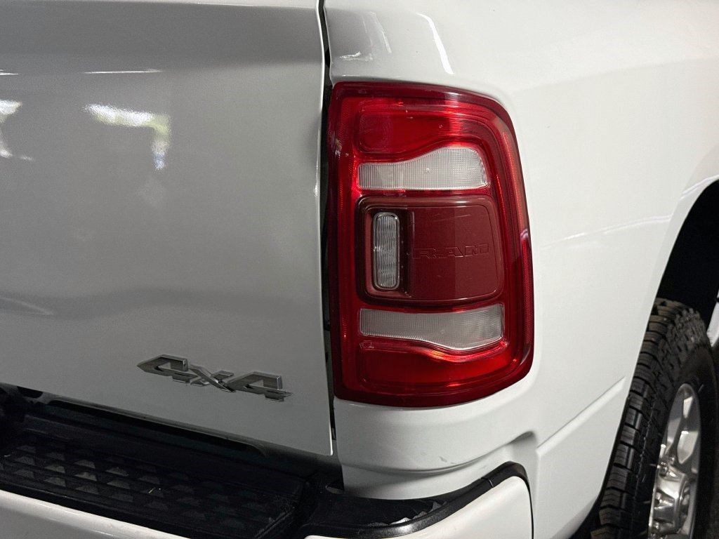 Used 2024 RAM 2500 Laramie AWD/4WD image 32
