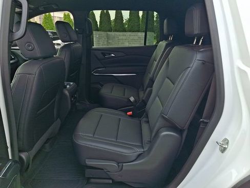 Certified 2025 Chevrolet Traverse LT w/ Midnight/Sport Edition FWD image 10