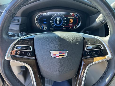 Used 2018 Cadillac Escalade Luxury image 15
