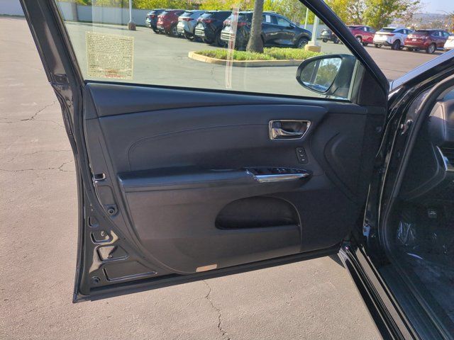 Used 2018 Toyota Avalon XLE Premium w/ All Weather Liner Package FWD image 14