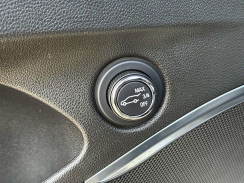 Used 2023 Buick Enclave Essence image 24