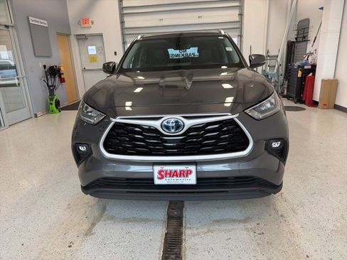 Used 2020 Toyota Highlander XLE image 4