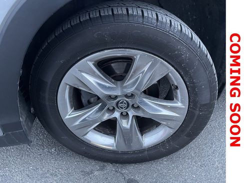 Used 2019 Toyota Highlander Limited image 3