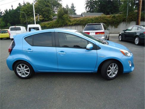 Used 2016 Toyota Prius C Three image 5