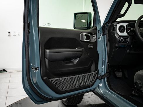 Used 2024 Jeep Wrangler Unlimited w/ Convenience Group image 26