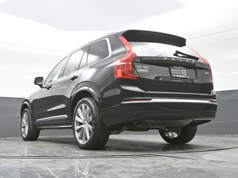 Used 2024 Volvo XC90 B6 Ultimate w/ Lounge Package image 24