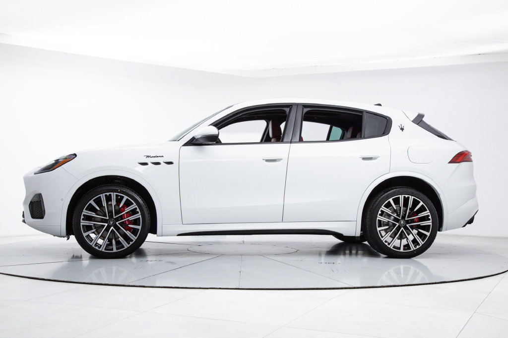 Certified 2023 Maserati Grecale Modena AWD/4WD image 2