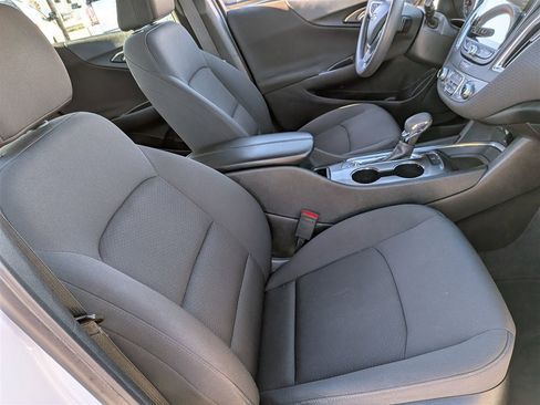 Used 2021 Chevrolet Malibu LT image 32