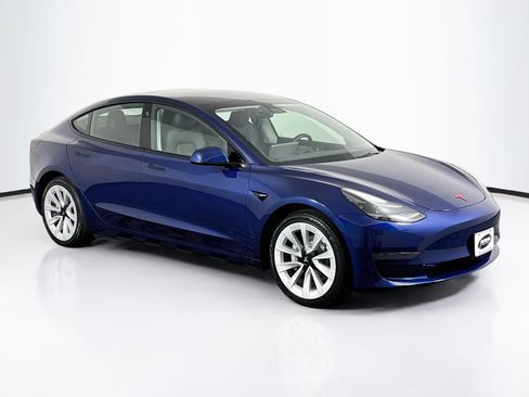 Used 2023 Tesla Model 3 Standard Range RWD image 2