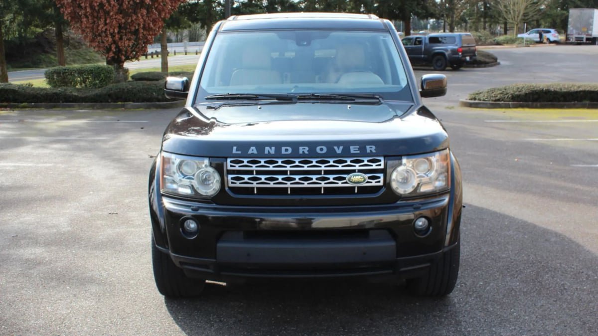 Used 2010 Land Rover LR4 HSE AWD/4WD image 2