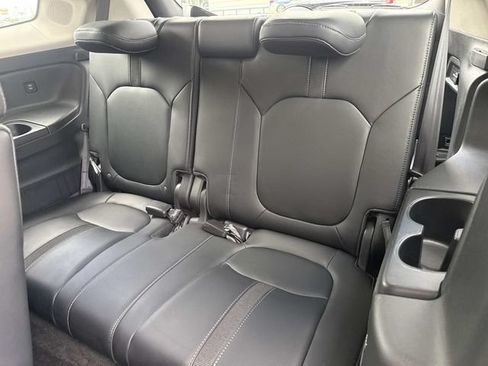 Certified 2025 Honda Pilot Touring image 18