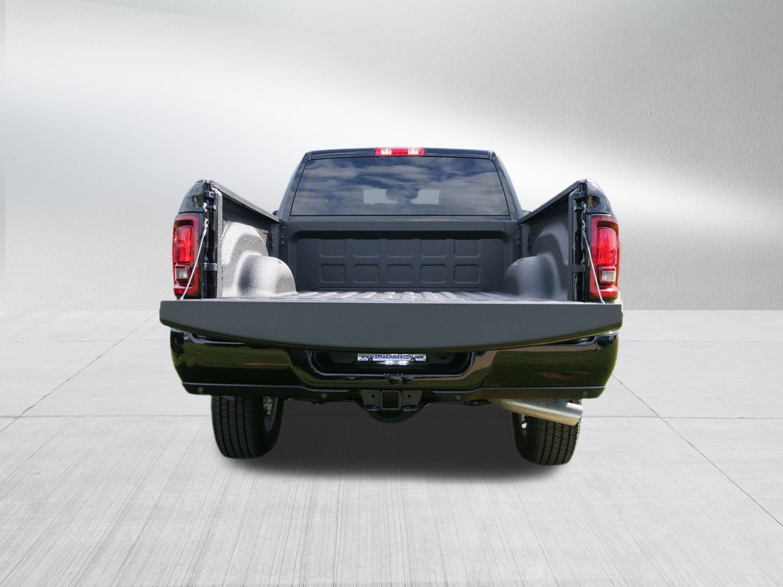 Used 2025 RAM 2500 Big Horn AWD/4WD image 5