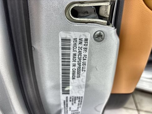 Used 2023 Chrysler Pacifica Pinnacle AWD/4WD image 29