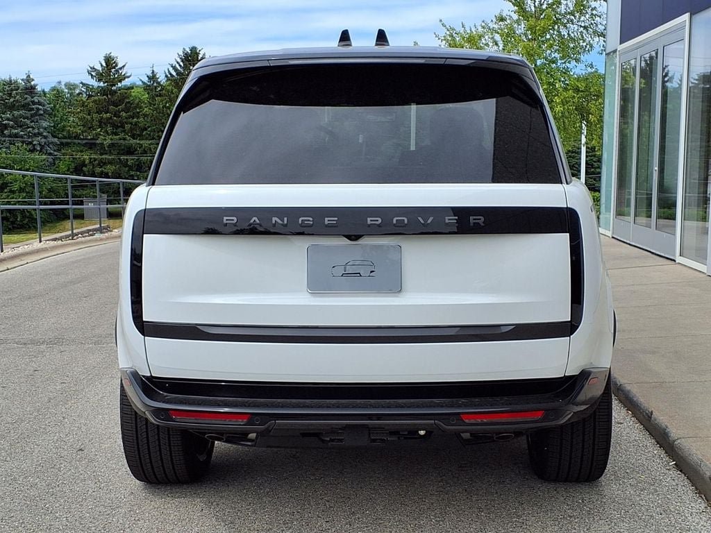 New 2026 Land Rover Range Rover Long Wheelbase SE AWD/4WD image 4