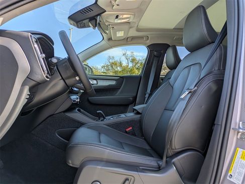 New 2026 Volvo XC40 B5 Core image 2