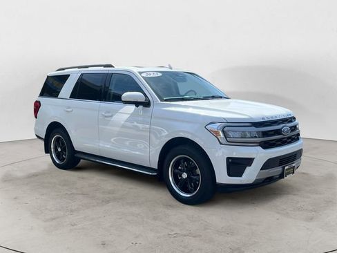 Used 2023 Ford Expedition XLT AWD/4WD image 7