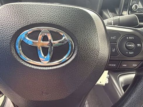 Used 2022 Toyota Corolla LE image 20