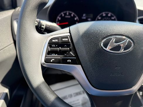 Used 2021 Hyundai Accent SE FWD image 13