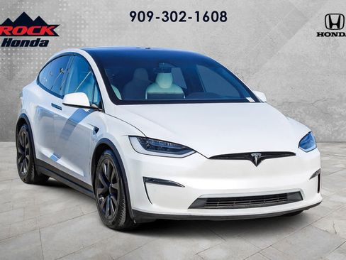 Used 2022 Tesla Model X Plaid image 3