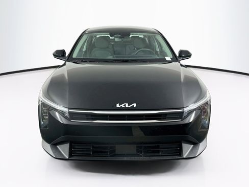 Used 2025 Kia K4 FWD image 2