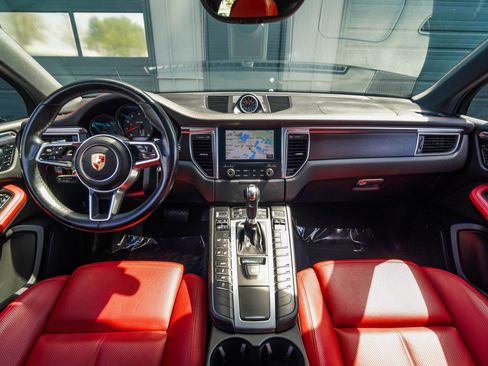 Used 2017 Porsche Macan GTS image 17