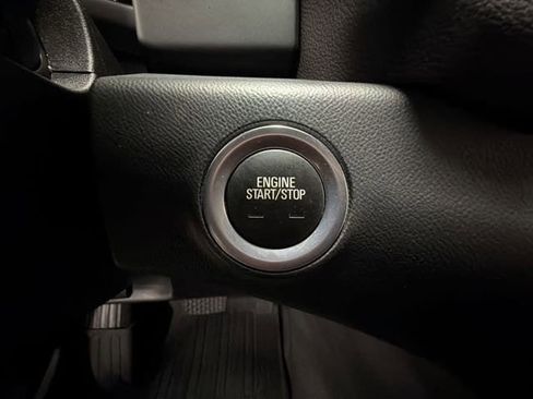 Used 2019 GMC Terrain Denali w/ Advanced Safety Package image 17