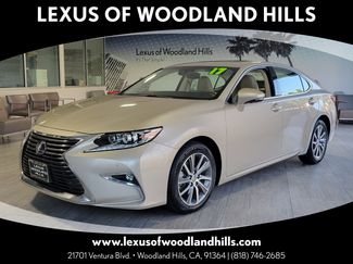 Used 2017 Lexus ES 300h image 1