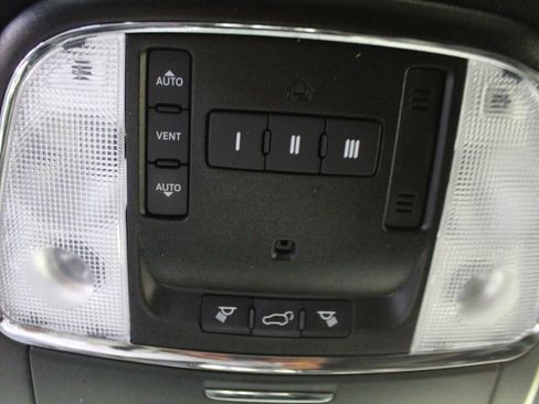 Used 2021 Jeep Grand Cherokee Laredo X image 13