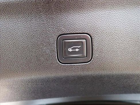 Used 2021 GMC Yukon Denali w/ Denali Ultimate Package AWD/4WD image 9