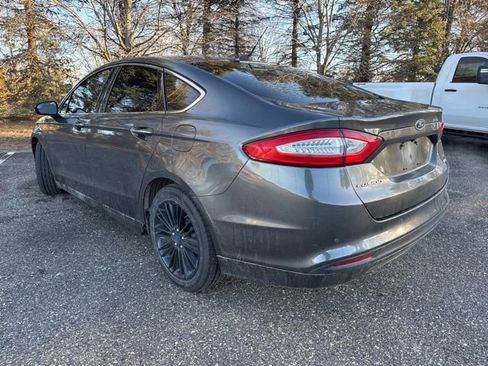 Used 2016 Ford Fusion SE w/ Equipment Group 202A image 4