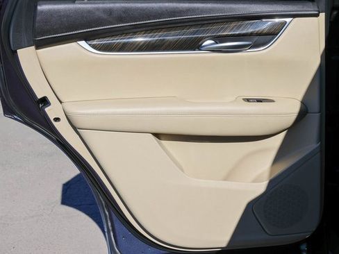 Used 2018 Cadillac XT5 AWD image 13