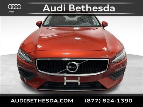 Used 2019 Volvo S60 T5 Momentum w/ Premium Package FWD image 2