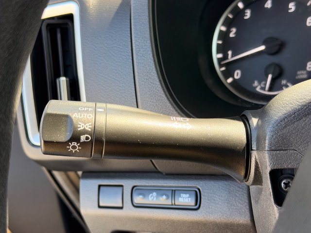 Used 2025 Nissan Frontier SV RWD image 14