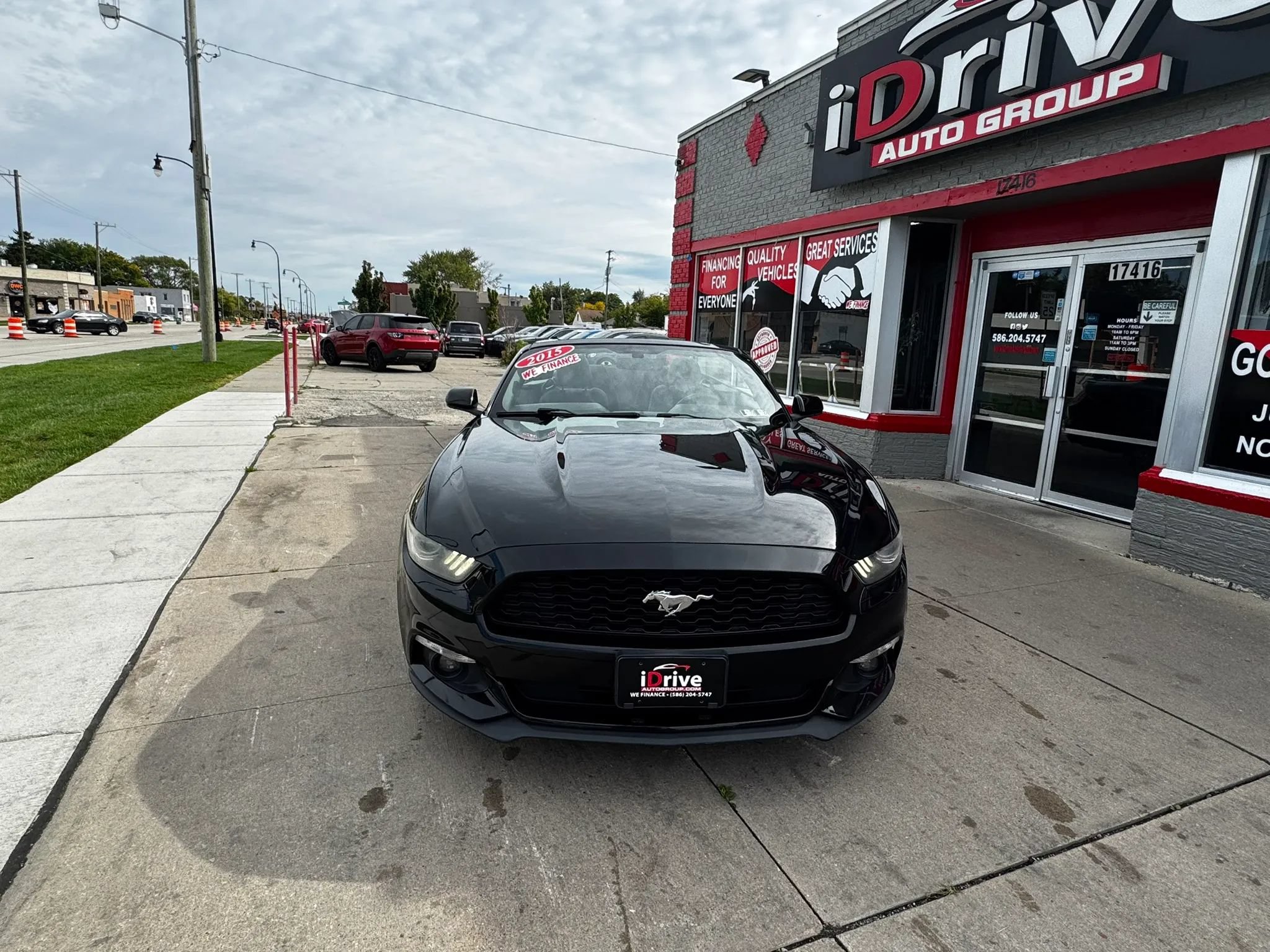 Used 2015 Ford Mustang Convertible w/ Equipment Group 051A RWD image 28