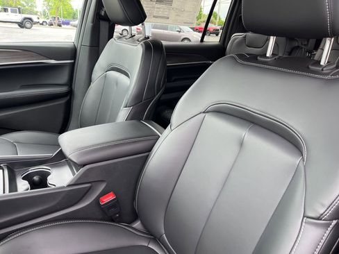 New 2026 Jeep Grand Cherokee L Limited AWD/4WD image 29