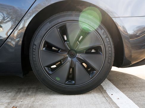 Used 2025 Tesla Model 3 Long Range image 15