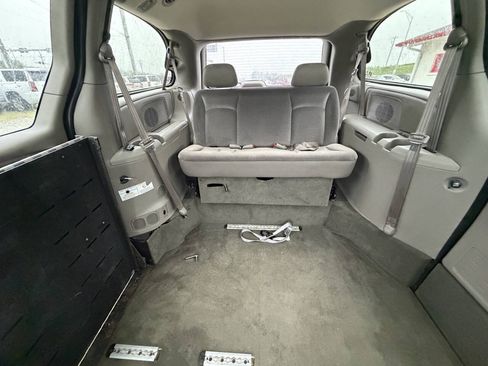 Used 2003 Dodge Grand Caravan SE FWD image 23