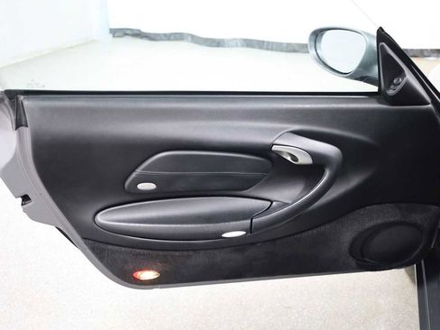 Used 2001 Porsche 911 Carrera image 16