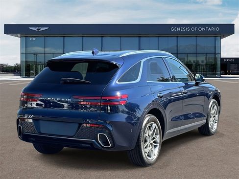 Used 2022 Genesis GV70 2.5T w/ Advanced Package image 4