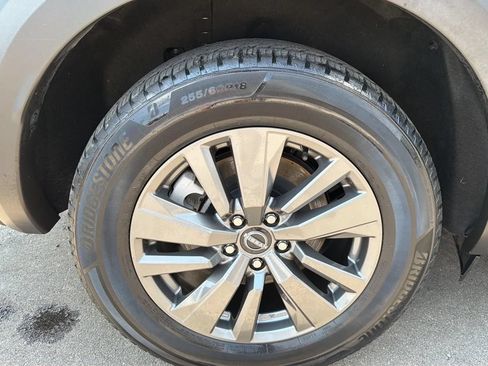 Used 2022 Nissan Pathfinder S FWD image 26