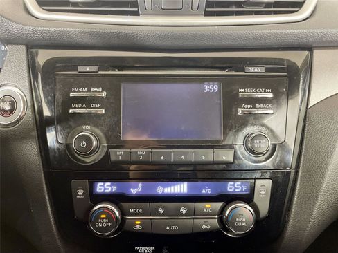 Used 2014 Nissan Rogue SV image 7