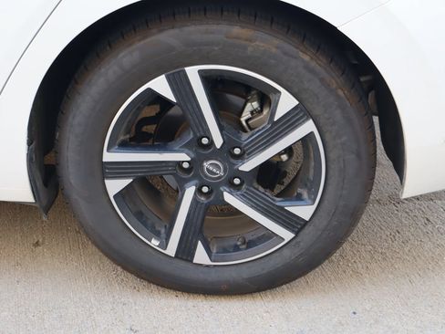 Used 2024 Nissan Sentra SV FWD image 26