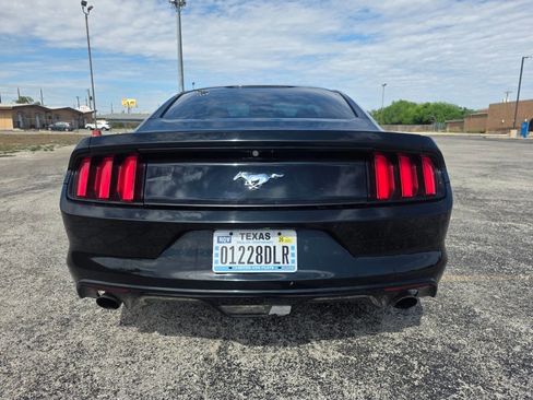 Used 2016 Ford Mustang Coupe RWD image 10