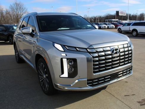 Used 2023 Hyundai Palisade Calligraphy image 6