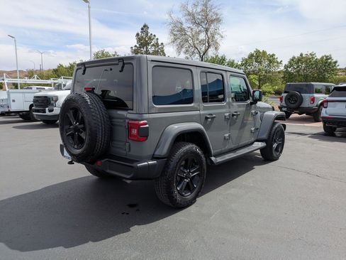 Used 2023 Jeep Wrangler Unlimited Sahara AWD/4WD image 3