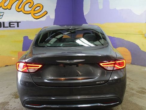 Used 2015 Chrysler 200 Limited w/ Comfort Group image 6