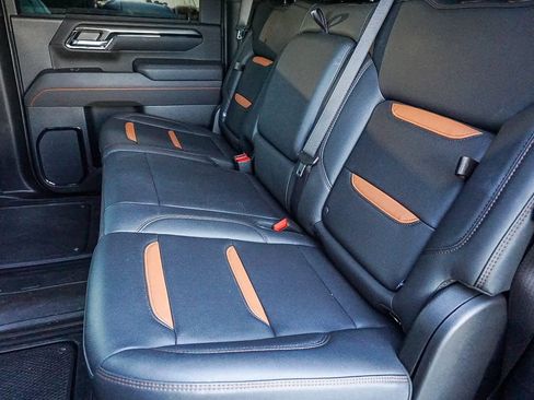 Used 2025 GMC Sierra 2500 AT4 w/ AT4 Premium Plus Package image 19