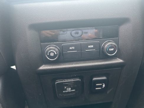 Used 2018 Chevrolet Traverse LT w/ LPO, Floor Liner Package AWD/4WD image 15